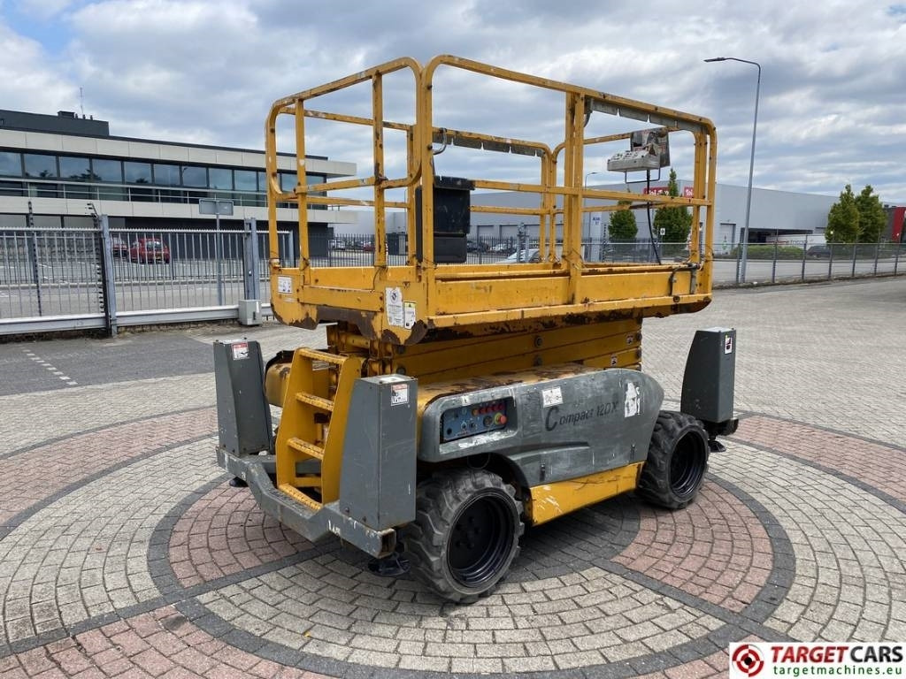 Haulotte Compact 12DX Diesel 4x4 Scissor Work Lift 1206cm - Ollós emelő: 3 kép. Haulotte Compact 12DX Diesel 4x4 Scissor Work Lift 1206cm - Ollós emelő: 3 kép.
