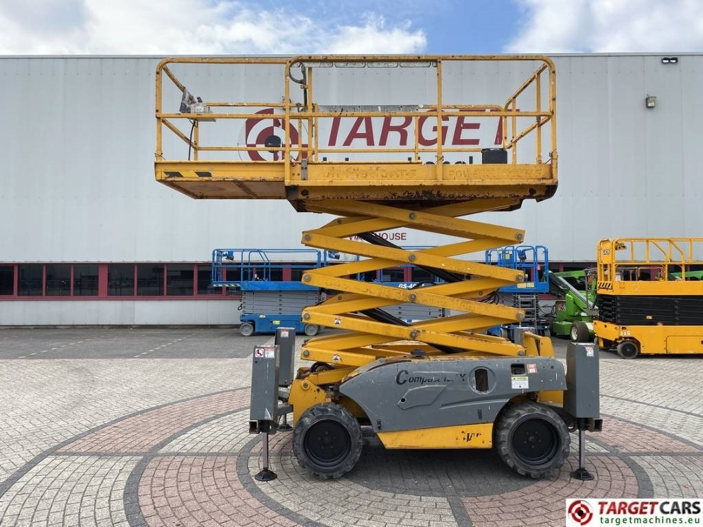 Haulotte Compact 12DX Diesel 4x4 Scissor Work Lift 1206cm - Ollós emelő: 5 kép. Haulotte Compact 12DX Diesel 4x4 Scissor Work Lift 1206cm - Ollós emelő: 5 kép.