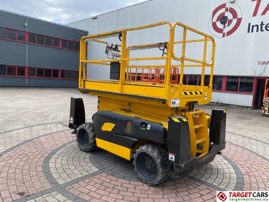 Haulotte Compact 12DX Diesel 4x4 Scissor Work Lift 1206cm - Ollós emelő: 4 kép. Haulotte Compact 12DX Diesel 4x4 Scissor Work Lift 1206cm - Ollós emelő: 4 kép.
