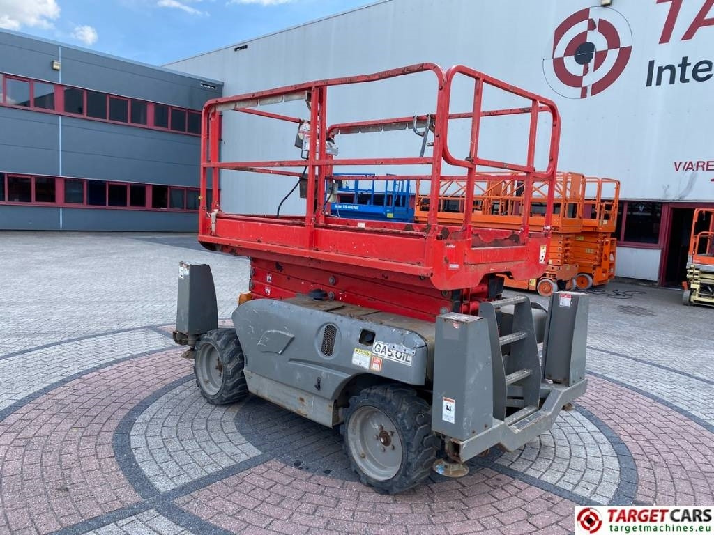 Haulotte Compact 12DX Diesel 4x4 Scissor Work Lift 1206cm - Ollós emelő: 4 kép. Haulotte Compact 12DX Diesel 4x4 Scissor Work Lift 1206cm - Ollós emelő: 4 kép.