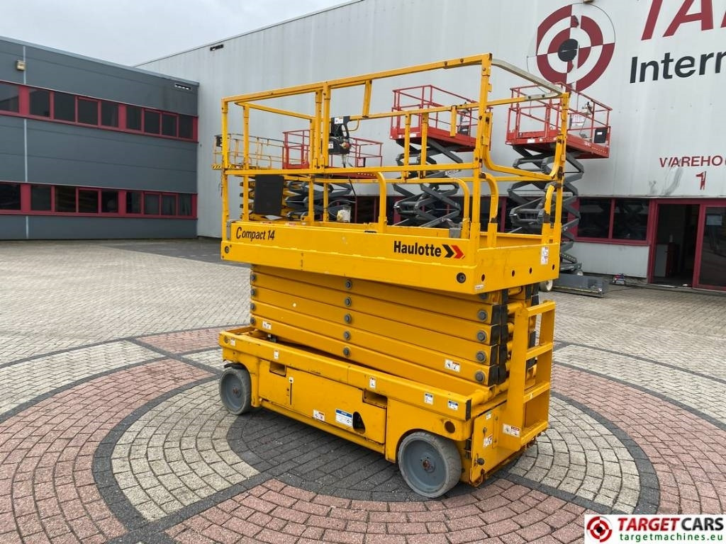 Haulotte Compact 14 Electric Scissor Work Lift 1385cm - Ollós emelő: 4 kép. Haulotte Compact 14 Electric Scissor Work Lift 1385cm - Ollós emelő: 4 kép.