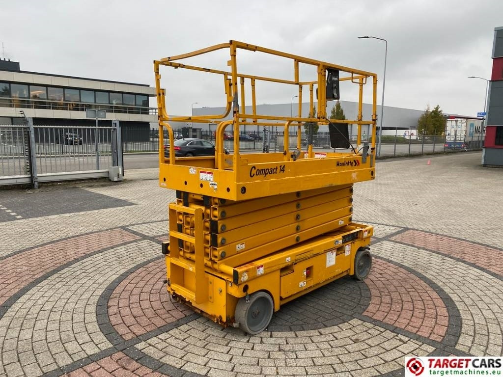 Haulotte Compact 14 Electric Scissor Work lift 1385cm - Ollós emelő: 3 kép. Haulotte Compact 14 Electric Scissor Work lift 1385cm - Ollós emelő: 3 kép.