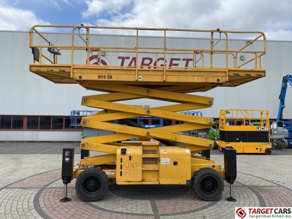 Haulotte H15SXNT Diesel H15SX 4x4 Scissor Work Lift 1500cm - Ollós emelő: 5 kép. Haulotte H15SXNT Diesel H15SX 4x4 Scissor Work Lift 1500cm - Ollós emelő: 5 kép.