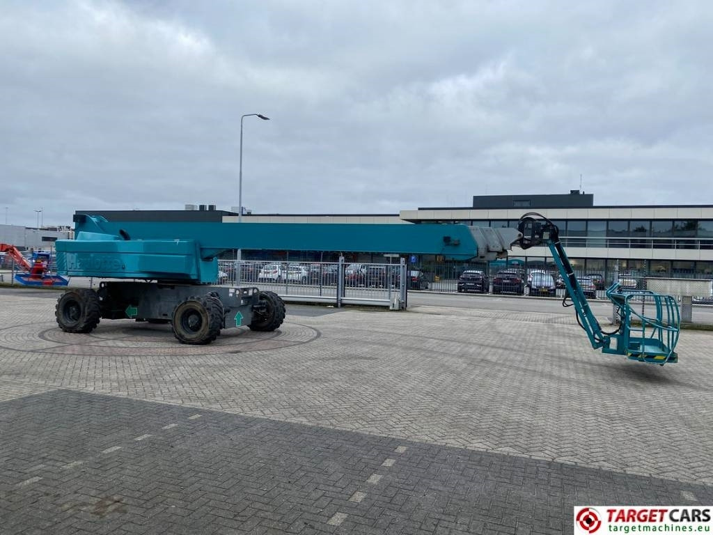 Haulotte H43TPX Telescopic 4x4x4 Diesel Boom Lift 4220cm - Teleszkópos emelő: 2 kép. Haulotte H43TPX Telescopic 4x4x4 Diesel Boom Lift 4220cm - Teleszkópos emelő: 2 kép.