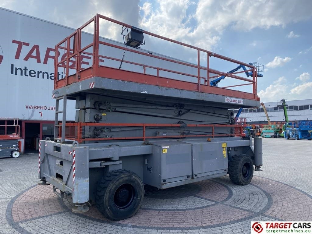 Holland Lift Combistar M-250DL27 diesel scissor worklift 27.20M - Ollós emelő: 1 kép. Holland Lift Combistar M-250DL27 diesel scissor worklift 27.20M - Ollós emelő: 1 kép.