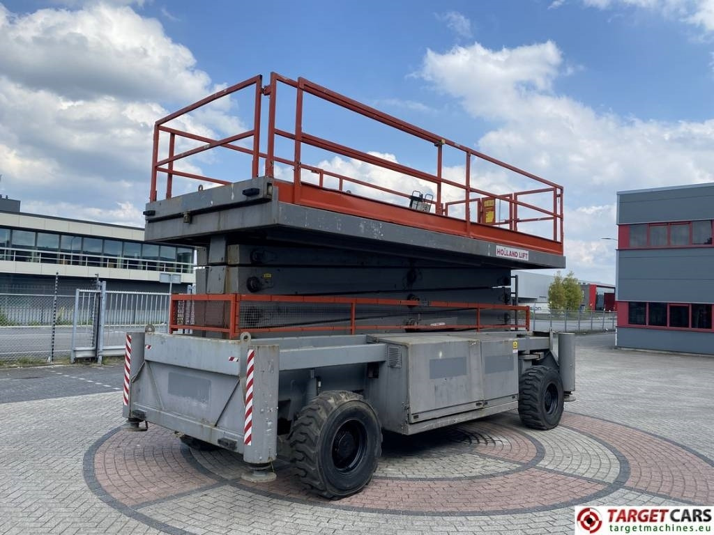 Holland Lift Combistar M-250DL27 diesel scissor worklift 27.20M - Ollós emelő: 3 kép. Holland Lift Combistar M-250DL27 diesel scissor worklift 27.20M - Ollós emelő: 3 kép.