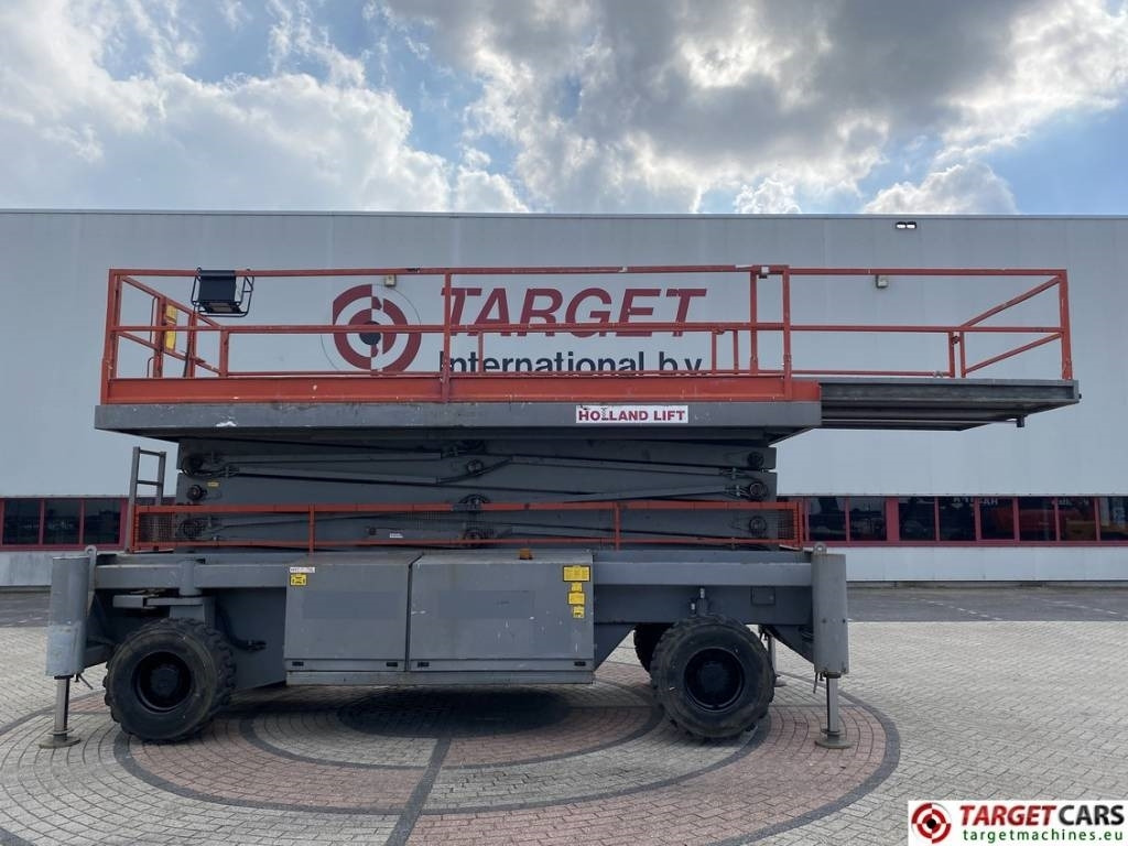Holland Lift Combistar M-250DL27 diesel scissor worklift 27.20M - Ollós emelő: 5 kép. Holland Lift Combistar M-250DL27 diesel scissor worklift 27.20M - Ollós emelő: 5 kép.