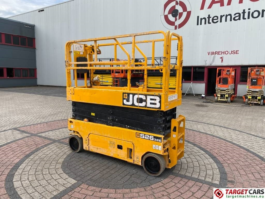 JCB S2632E Electric Scissor Work Lift 1010cm - Ollós emelő: 4 kép. JCB S2632E Electric Scissor Work Lift 1010cm - Ollós emelő: 4 kép.