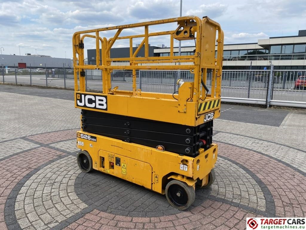 JCB S2632E Electric Scissor Work Lift 1010cm - Ollós emelő: 2 kép. JCB S2632E Electric Scissor Work Lift 1010cm - Ollós emelő: 2 kép.
