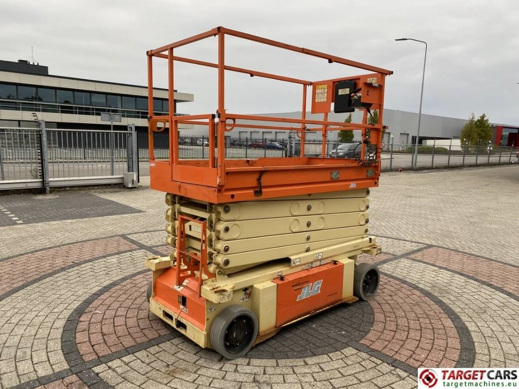 JLG 10RS Electric Scissor Work Lift 1175cm - Ollós emelő: 3 kép. JLG 10RS Electric Scissor Work Lift 1175cm - Ollós emelő: 3 kép.