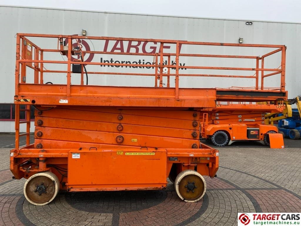 JLG 153-12 Liftlux Electric Scissor Work Lift 1730cm - Ollós emelő: 5 kép. JLG 153-12 Liftlux Electric Scissor Work Lift 1730cm - Ollós emelő: 5 kép.