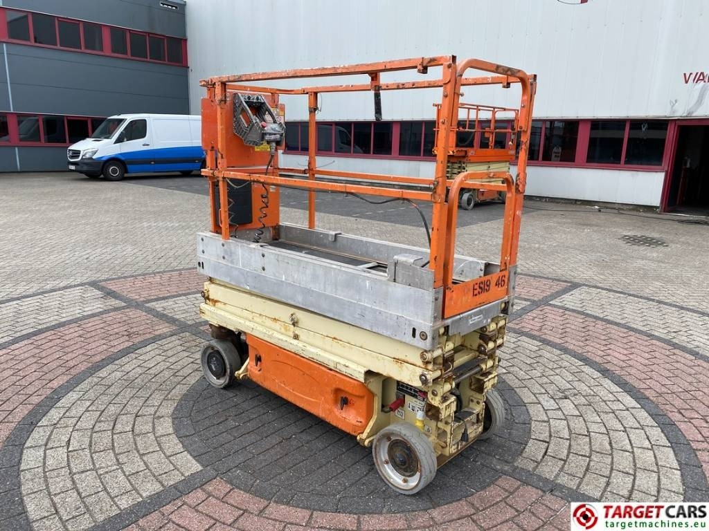 JLG 1930ES Electric Scissor Work Lift 772cm CE - Ollós emelő: 4 kép. JLG 1930ES Electric Scissor Work Lift 772cm CE - Ollós emelő: 4 kép.