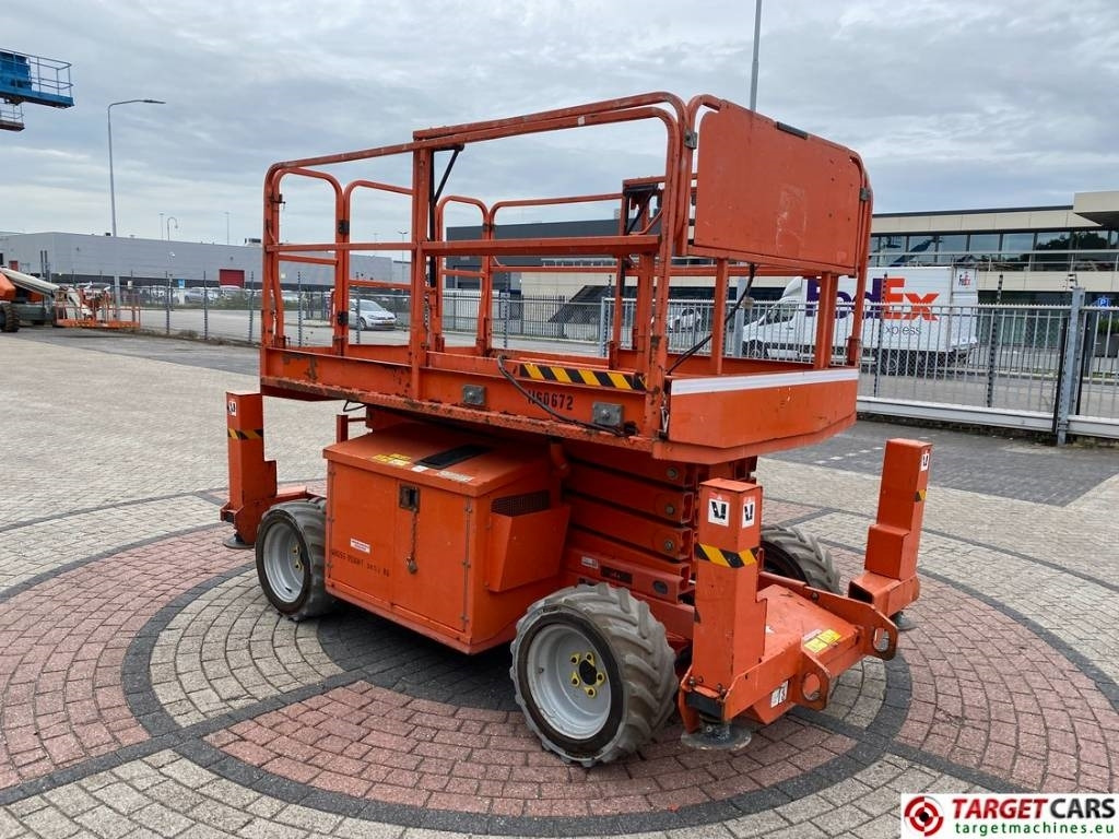 JLG 260MRT Diesel 4x4 Scissor Workj Lift 992cm - Ollós emelő: 2 kép. JLG 260MRT Diesel 4x4 Scissor Workj Lift 992cm - Ollós emelő: 2 kép.