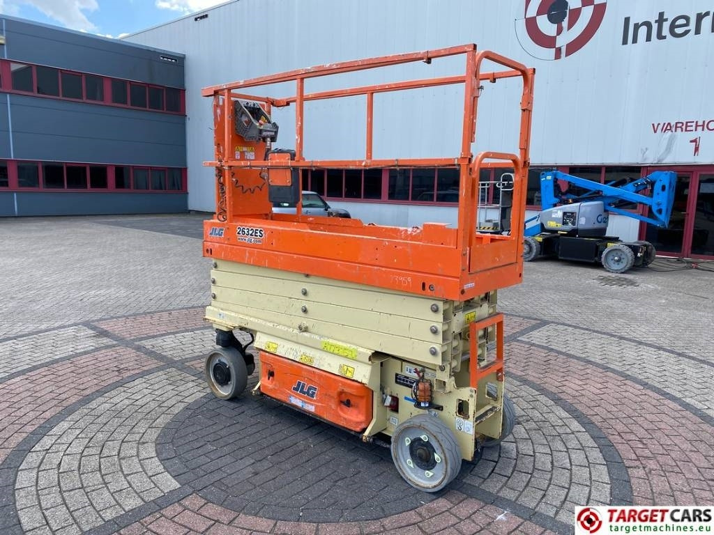 JLG 2632ES Electric Scissor Work Lift 977cm - Ollós emelő: 4 kép. JLG 2632ES Electric Scissor Work Lift 977cm - Ollós emelő: 4 kép.