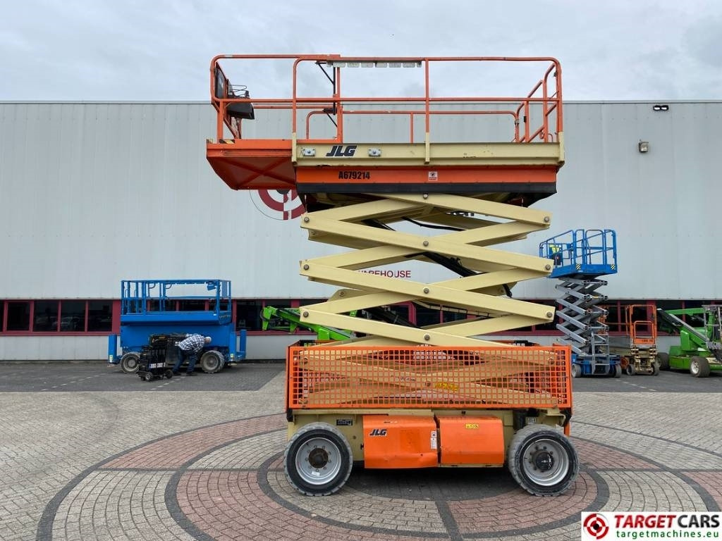 JLG 4069LE Electric Scissor Work Lift 1419cm - Ollós emelő: 5 kép. JLG 4069LE Electric Scissor Work Lift 1419cm - Ollós emelő: 5 kép.