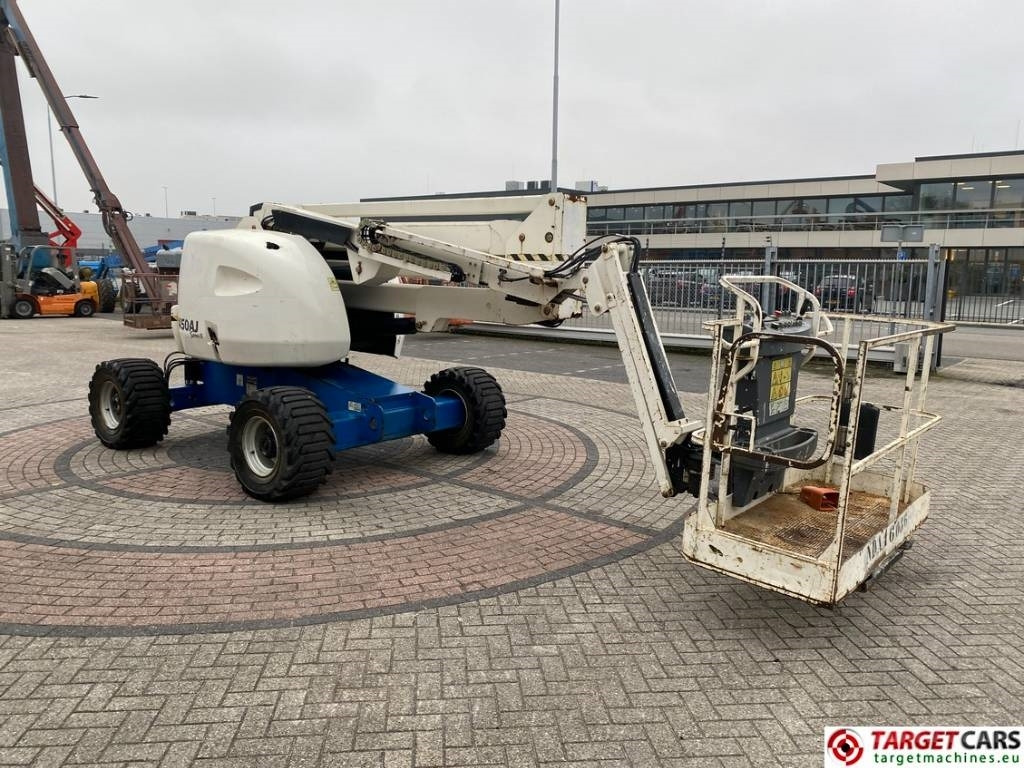 JLG 450AJ Articulated 4x4 Diesel Boom Work Lift 1551cm - Személyemelő: 2 kép. JLG 450AJ Articulated 4x4 Diesel Boom Work Lift 1551cm - Személyemelő: 2 kép.