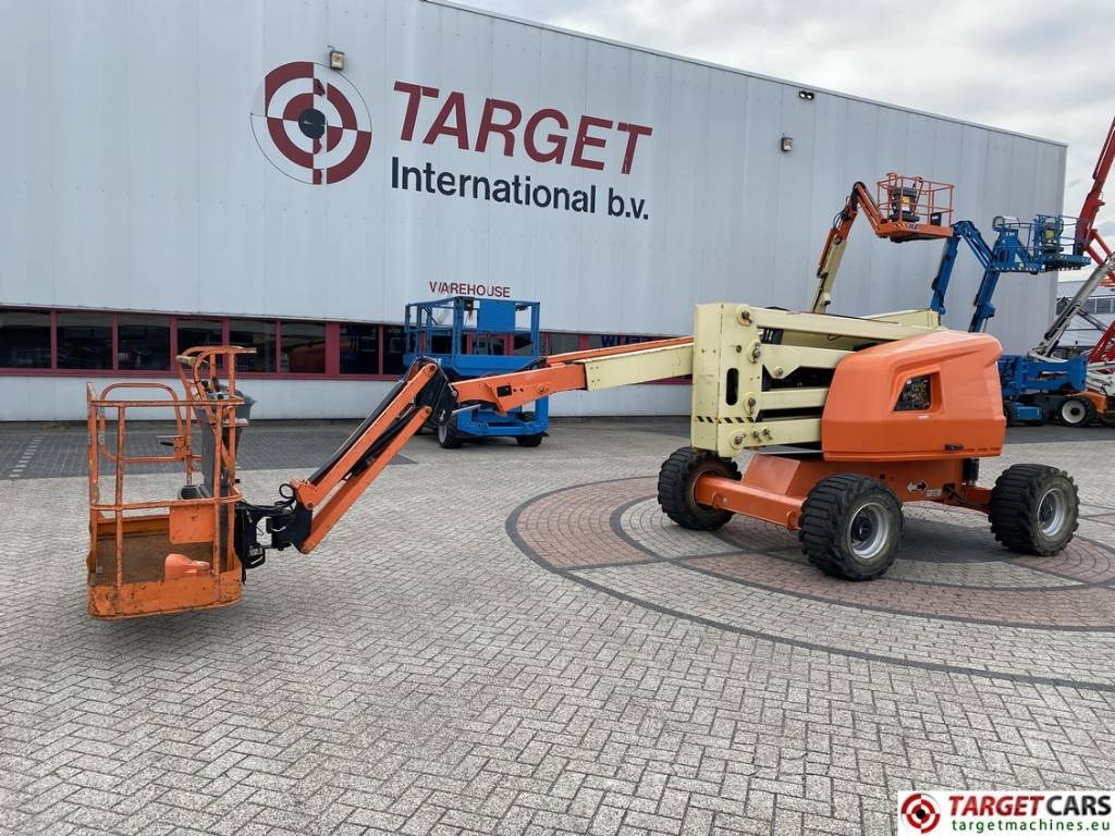 JLG 520AJ Articulated 4x4 Diesel Boom Work Lift 1800cm  - Személyemelő: 1 kép. JLG 520AJ Articulated 4x4 Diesel Boom Work Lift 1800cm  - Személyemelő: 1 kép.
