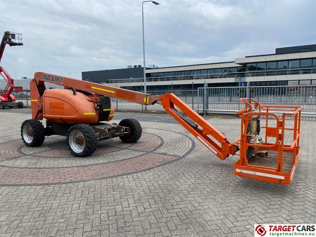 JLG 600AJ Articulated 4x4x4 Diesel Boom Lift 2047cm - Személyemelő: 2 kép. JLG 600AJ Articulated 4x4x4 Diesel Boom Lift 2047cm - Személyemelő: 2 kép.