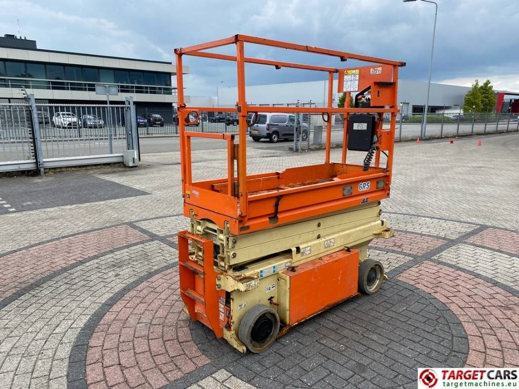JLG 6RS Electric Scissor Work Lift 779cm - Ollós emelő: 3 kép. JLG 6RS Electric Scissor Work Lift 779cm - Ollós emelő: 3 kép.