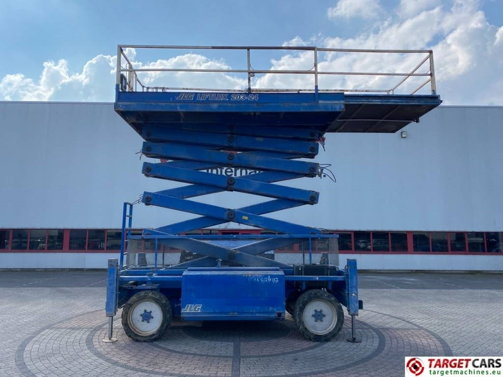 JLG Liftlux 203-24 Diesel 4x4 Scissor Work Lift 2230cm - Ollós emelő: 5 kép. JLG Liftlux 203-24 Diesel 4x4 Scissor Work Lift 2230cm - Ollós emelő: 5 kép.