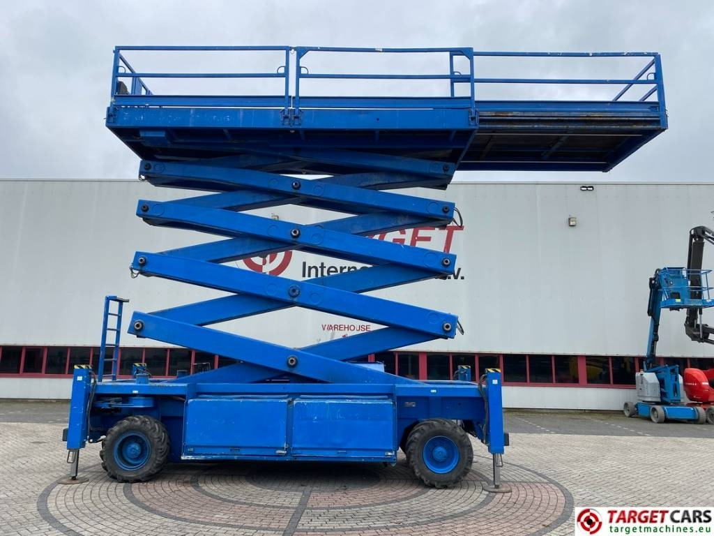 JLG Liftlux 260-25 Diesel 4x4 Scissor Work Lift 2800cm - Ollós emelő: 5 kép. JLG Liftlux 260-25 Diesel 4x4 Scissor Work Lift 2800cm - Ollós emelő: 5 kép.