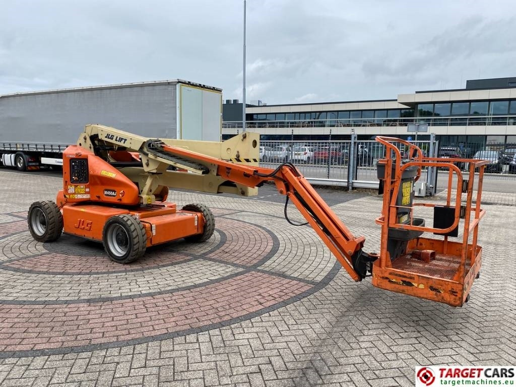 JLG M450AJ Electric Articulated Boom Work Lift 1572cm - Személyemelő: 2 kép. JLG M450AJ Electric Articulated Boom Work Lift 1572cm - Személyemelő: 2 kép.