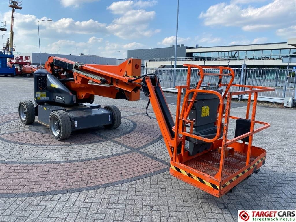 JLG M450AJ HyBrid Articulated Boom Work Lift 1572cm - Személyemelő: 2 kép. JLG M450AJ HyBrid Articulated Boom Work Lift 1572cm - Személyemelő: 2 kép.