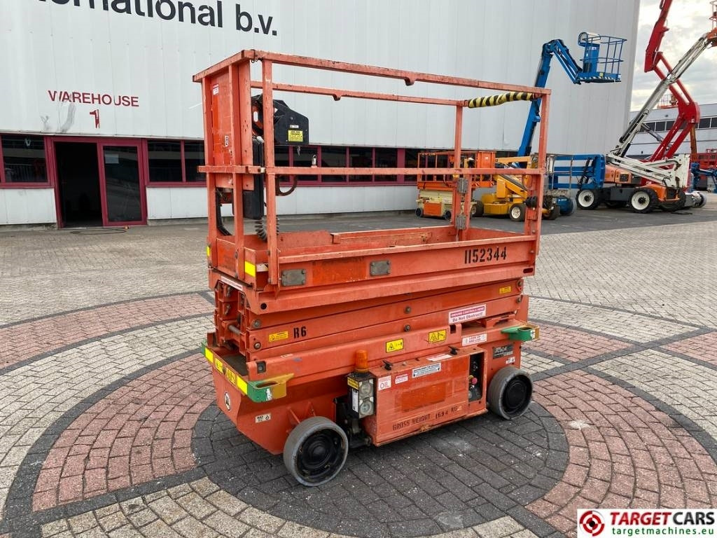 JLG R6 Electric 6RS Scissor Work Lift 779cm - Ollós emelő: 1 kép. JLG R6 Electric 6RS Scissor Work Lift 779cm - Ollós emelő: 1 kép.