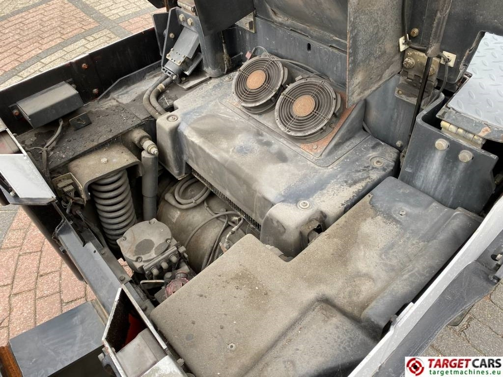 Kommunális traktor Linde P250 Tow Tug Truck Tractor Electric 80V max 25T: 20 kép.