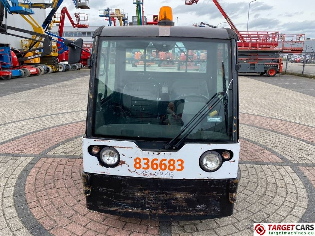 Kommunális traktor Linde P250 Tow Tug Truck Tractor Electric 80V max 25T: 36 kép.