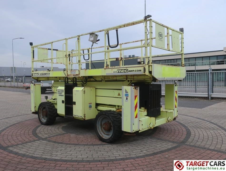 MEC 3392RT-T Diesel 4x4 Scissor Work LIft 1200cm - Ollós emelő: 2 kép. MEC 3392RT-T Diesel 4x4 Scissor Work LIft 1200cm - Ollós emelő: 2 kép.