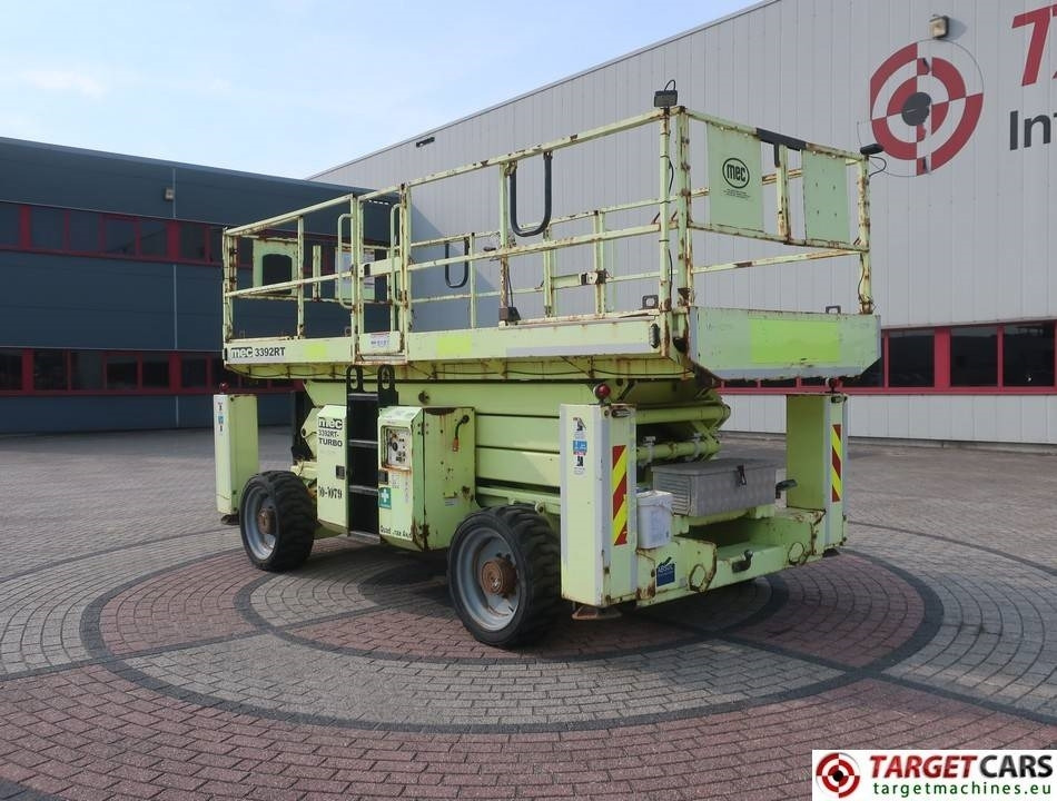 MEC 3392RT-T Diesel 4x4 Scissor Work Lift 1200cm - Ollós emelő: 4 kép. MEC 3392RT-T Diesel 4x4 Scissor Work Lift 1200cm - Ollós emelő: 4 kép.