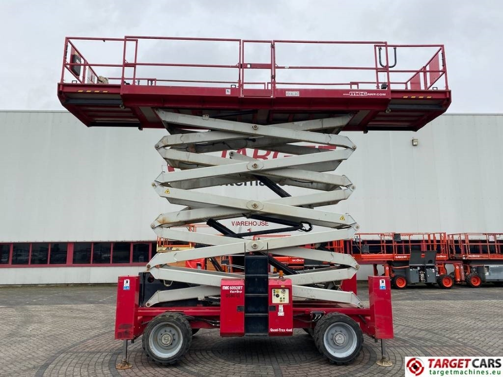 MEC 6092RT Diesel 4x4 Scissor Work LIft 2020cm - Ollós emelő: 5 kép. MEC 6092RT Diesel 4x4 Scissor Work LIft 2020cm - Ollós emelő: 5 kép.