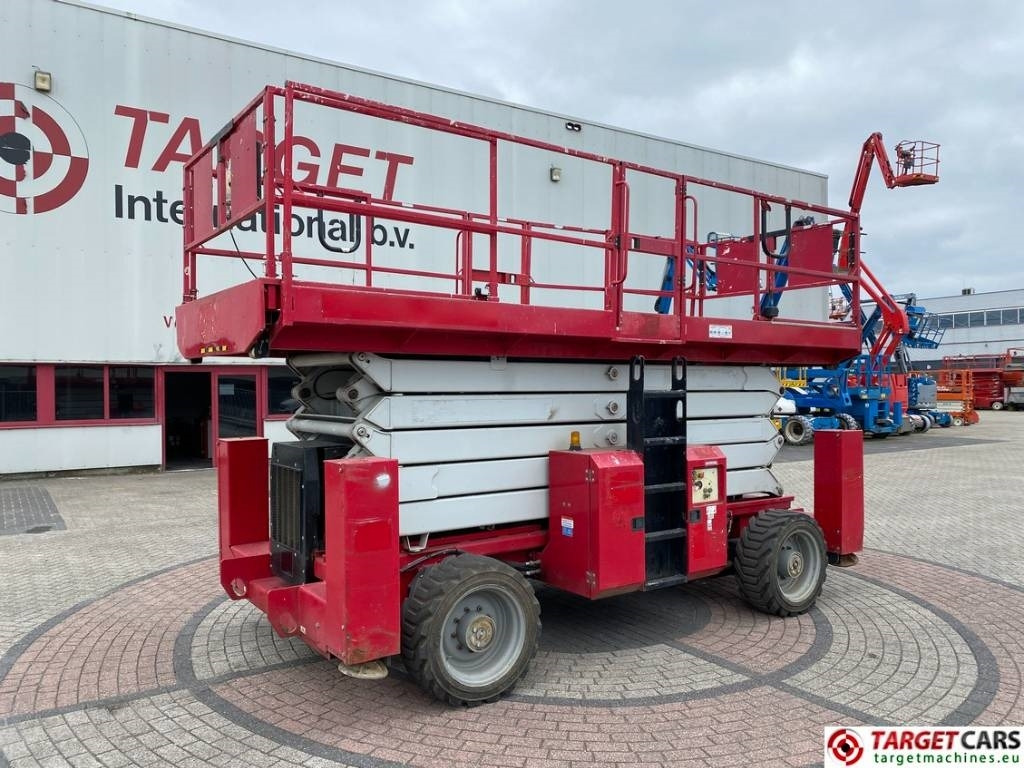 MEC 6092RT Diesel 4x4 Scissor Work Lift 2020cm - Ollós emelő: 1 kép. MEC 6092RT Diesel 4x4 Scissor Work Lift 2020cm - Ollós emelő: 1 kép.