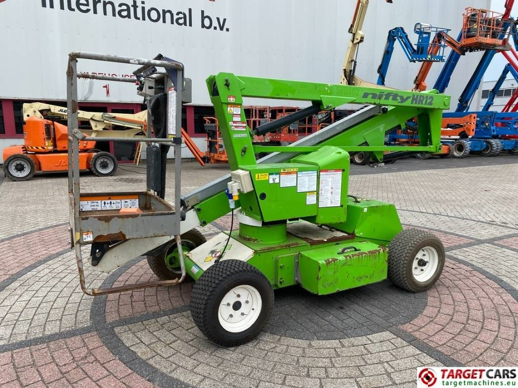 Niftylift HR12NDE Articulated HyBrid Boom Work Lift 1220cm  - Személyemelő: 1 kép. Niftylift HR12NDE Articulated HyBrid Boom Work Lift 1220cm  - Személyemelő: 1 kép.