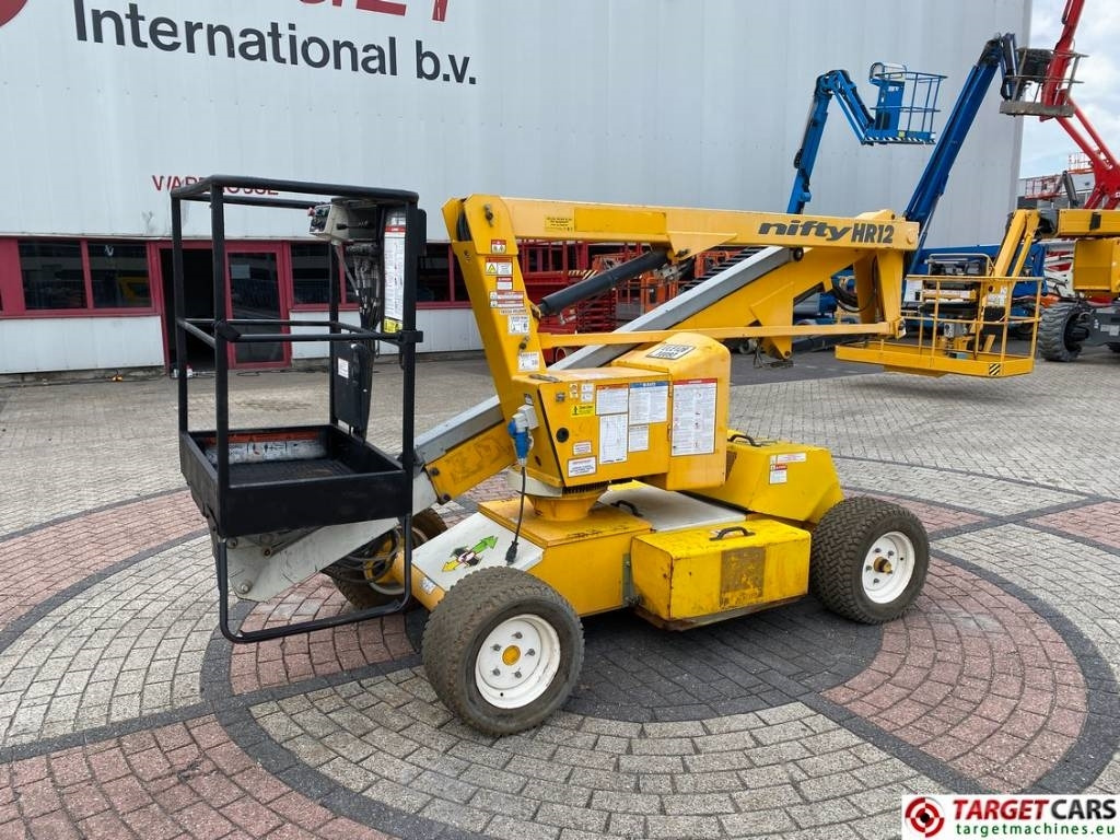 Niftylift HR12NDE HyBrid Articulated Boom Work Lift 1220cm  - Személyemelő: 1 kép. Niftylift HR12NDE HyBrid Articulated Boom Work Lift 1220cm  - Személyemelő: 1 kép.