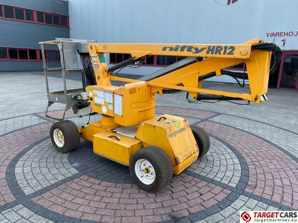 Niftylift HR12NDE HyBrid Articulated Boom Work Lift 1220cm  - Személyemelő: 4 kép. Niftylift HR12NDE HyBrid Articulated Boom Work Lift 1220cm  - Személyemelő: 4 kép.