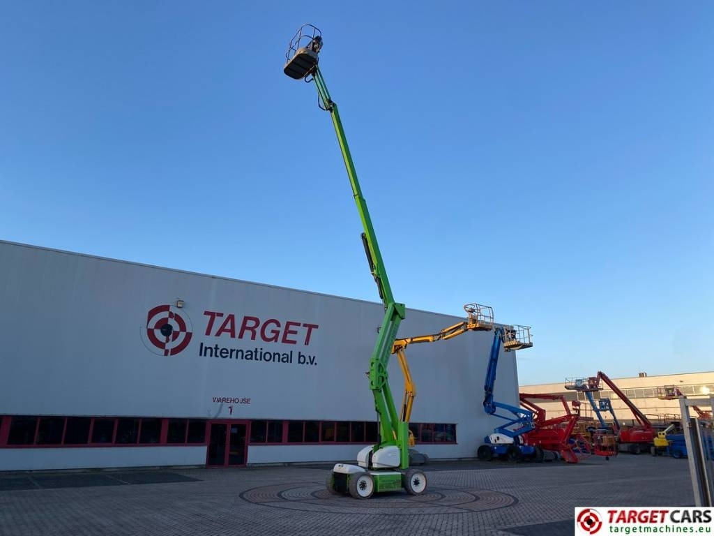 Niftylift HR15NDE HyBrid Articulated Boom Work Lift 1550cm - Személyemelő: 5 kép. Niftylift HR15NDE HyBrid Articulated Boom Work Lift 1550cm - Személyemelő: 5 kép.