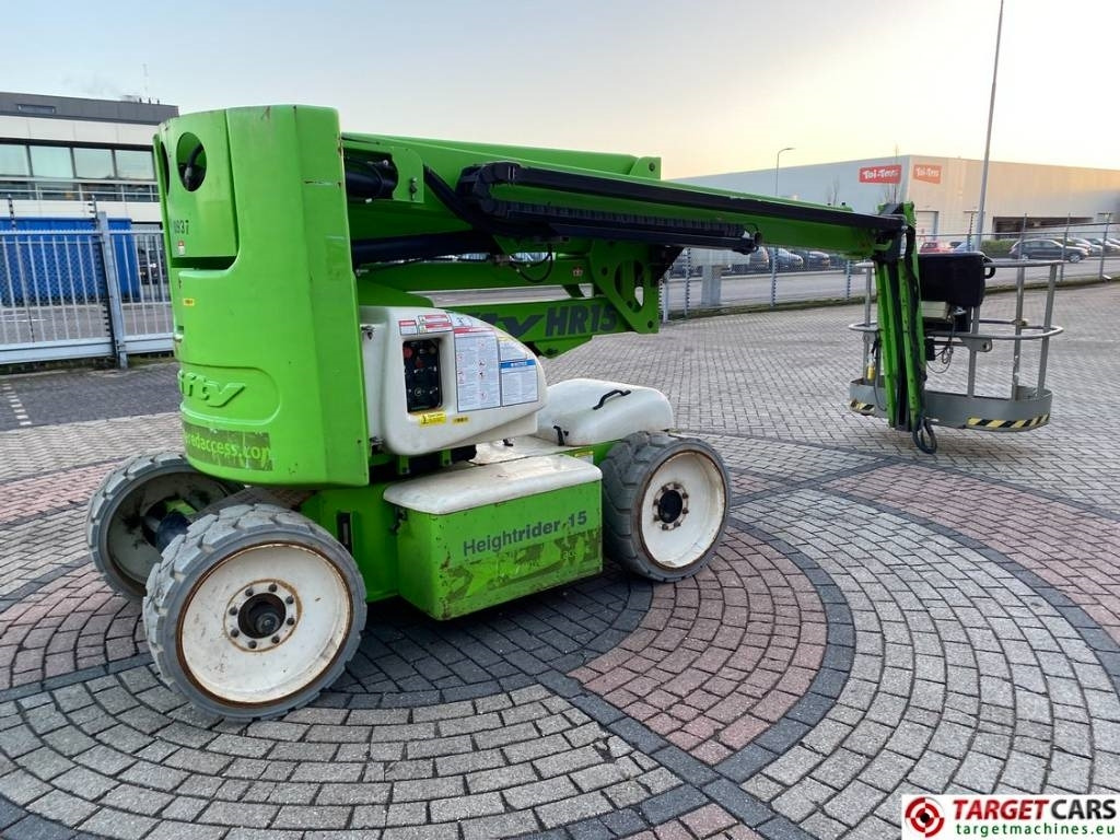 Niftylift HR15NDE HyBrid Articulated Boom Work Lift 1550cm - Személyemelő: 3 kép. Niftylift HR15NDE HyBrid Articulated Boom Work Lift 1550cm - Személyemelő: 3 kép.
