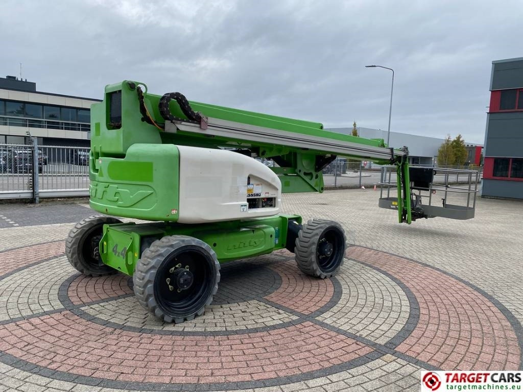 Niftylift HR28 HyBrid Articulated 4x4 Boom Work Lift 2800cm - Személyemelő: 3 kép. Niftylift HR28 HyBrid Articulated 4x4 Boom Work Lift 2800cm - Személyemelő: 3 kép.