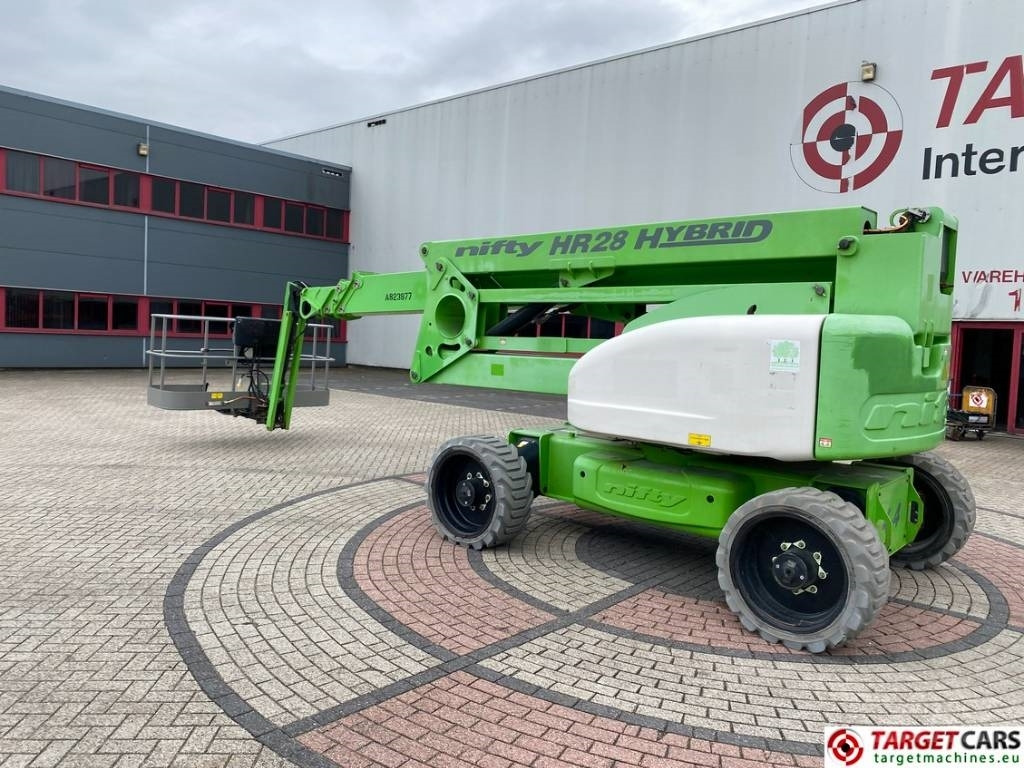 Niftylift HR28 HyBrid Articulated 4x4 Boom Work Lift 2800cm - Személyemelő: 4 kép. Niftylift HR28 HyBrid Articulated 4x4 Boom Work Lift 2800cm - Személyemelő: 4 kép.