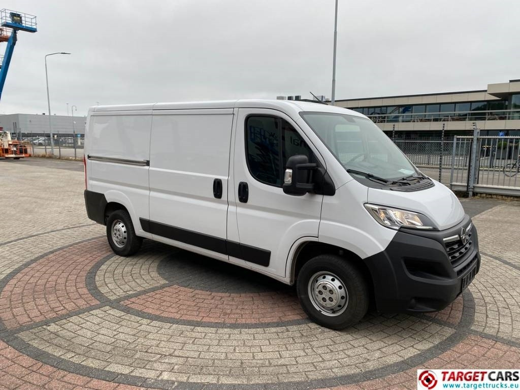 Opel Movano 2.2D BlueHDI 140HP Panel Van L2H1 - Furgon: 2 kép. Opel Movano 2.2D BlueHDI 140HP Panel Van L2H1 - Furgon: 2 kép.