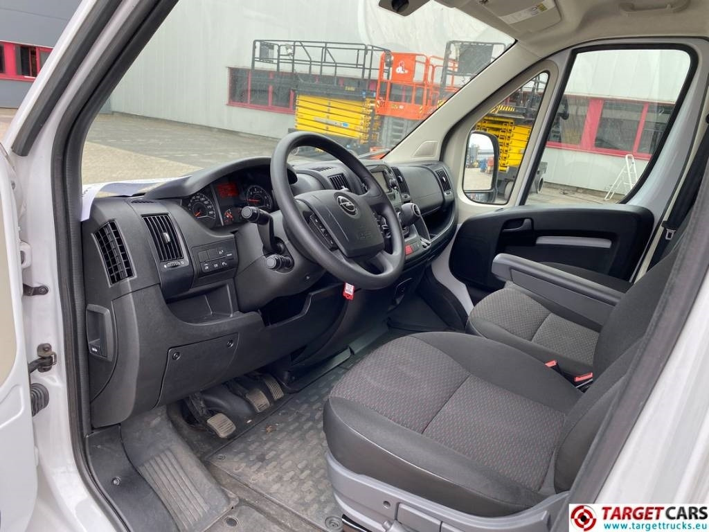 Opel Movano 2.2D BlueHDI Panel Van 140HP L2H1 - Furgon: 5 kép. Opel Movano 2.2D BlueHDI Panel Van 140HP L2H1 - Furgon: 5 kép.