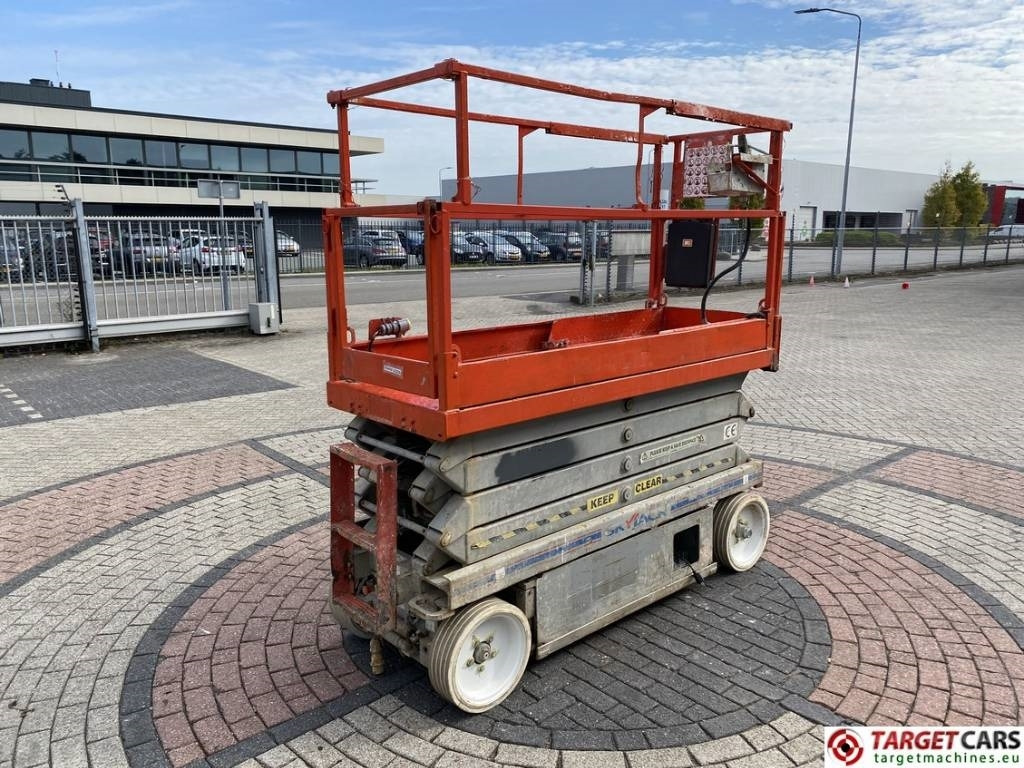 SkyJack SJIII-3226 Electric 3226 Scissor Work Lift 990cm - Ollós emelő: 3 kép. SkyJack SJIII-3226 Electric 3226 Scissor Work Lift 990cm - Ollós emelő: 3 kép.