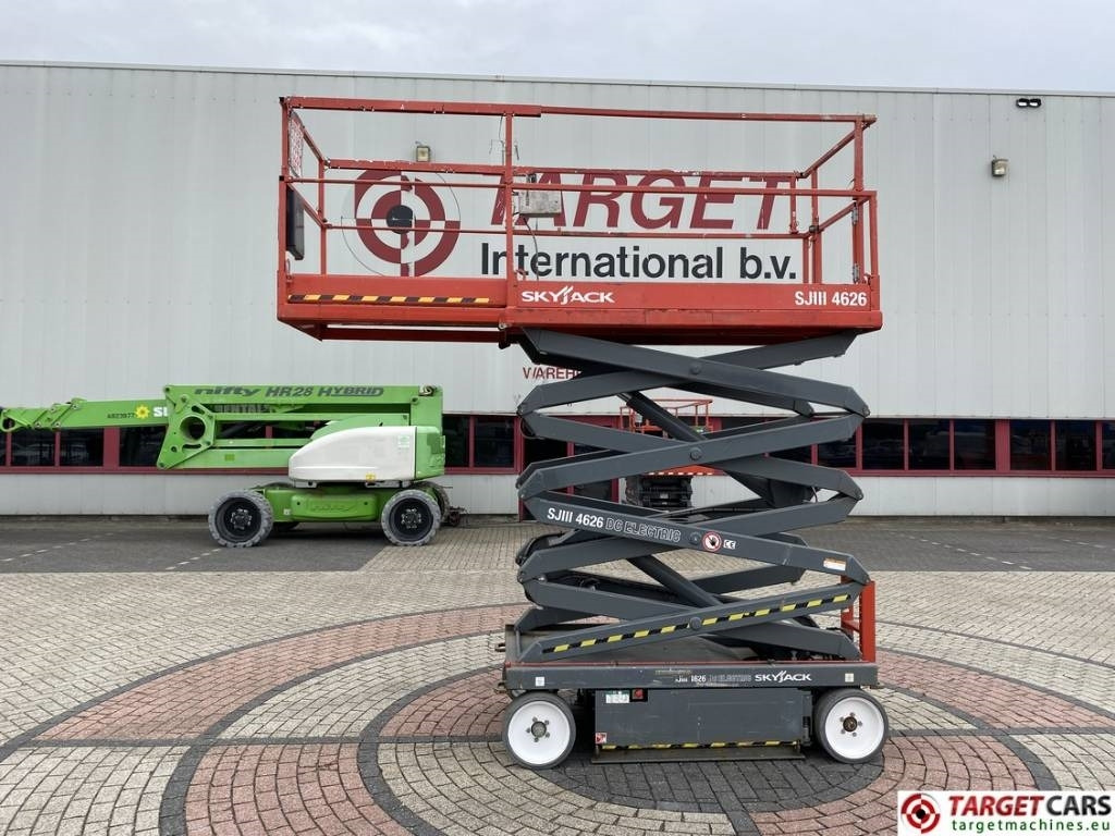 SkyJack SJIII-4626 Electric 4626 Scissor Work Lift 990cm - Ollós emelő: 5 kép. SkyJack SJIII-4626 Electric 4626 Scissor Work Lift 990cm - Ollós emelő: 5 kép.