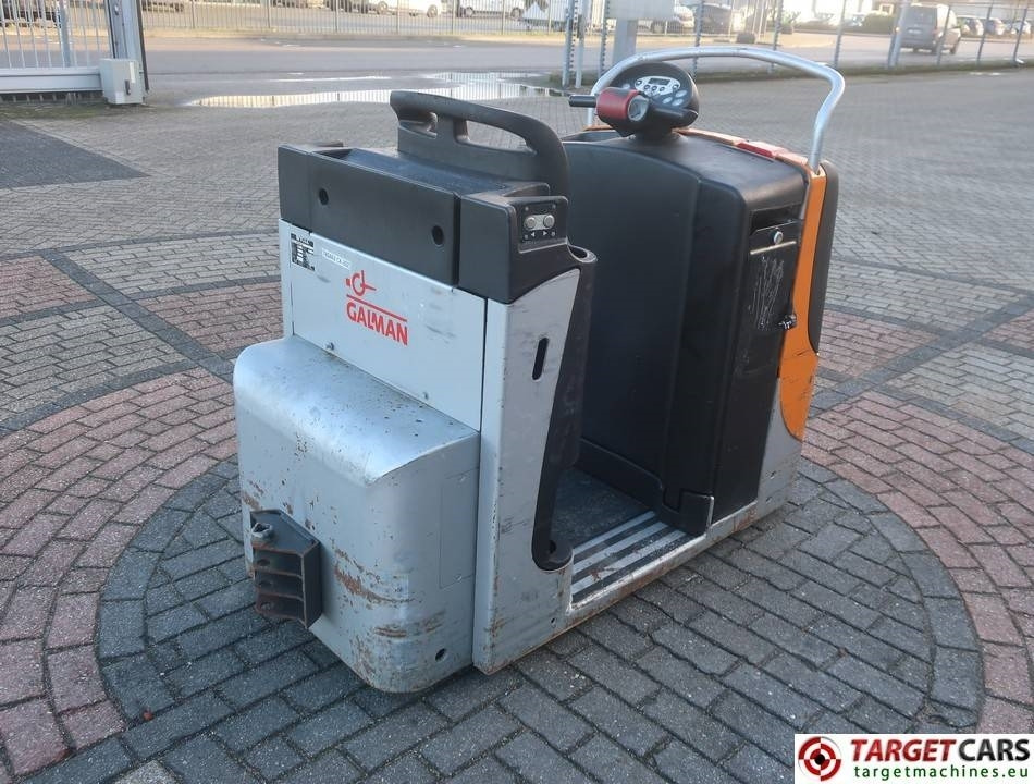 Still CX-30Z Electric Tow Truck Tractor Max 3000KG - Elektromos vontató: 3 kép. Still CX-30Z Electric Tow Truck Tractor Max 3000KG - Elektromos vontató: 3 kép.