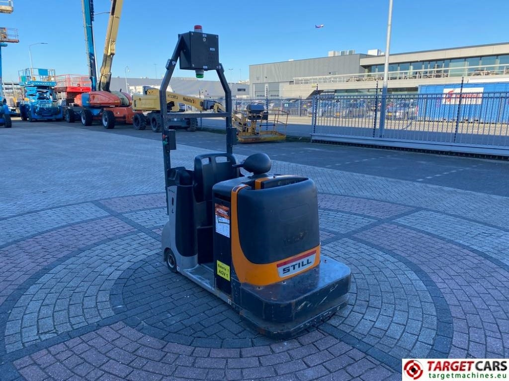 Still CX-T Electric TowTruck Tractor 24V 4000KG Capacity - Elektromos vontató: 2 kép. Still CX-T Electric TowTruck Tractor 24V 4000KG Capacity - Elektromos vontató: 2 kép.