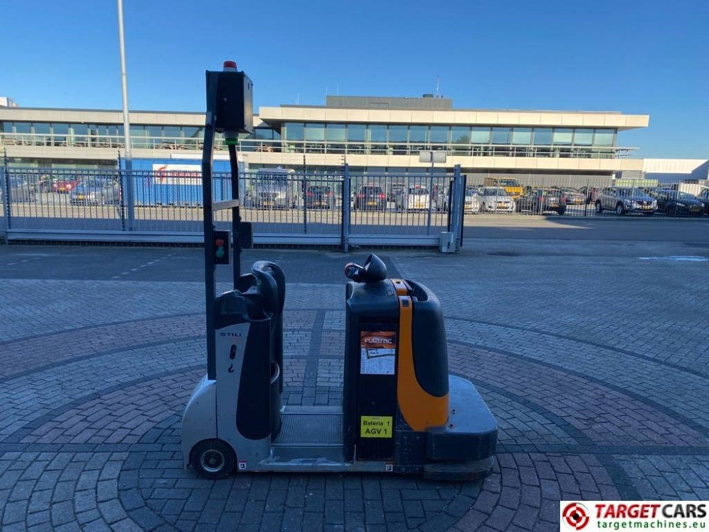 Still CX-T Electric TowTruck Tractor 24V 4000KG Capacity - Elektromos vontató: 3 kép. Still CX-T Electric TowTruck Tractor 24V 4000KG Capacity - Elektromos vontató: 3 kép.