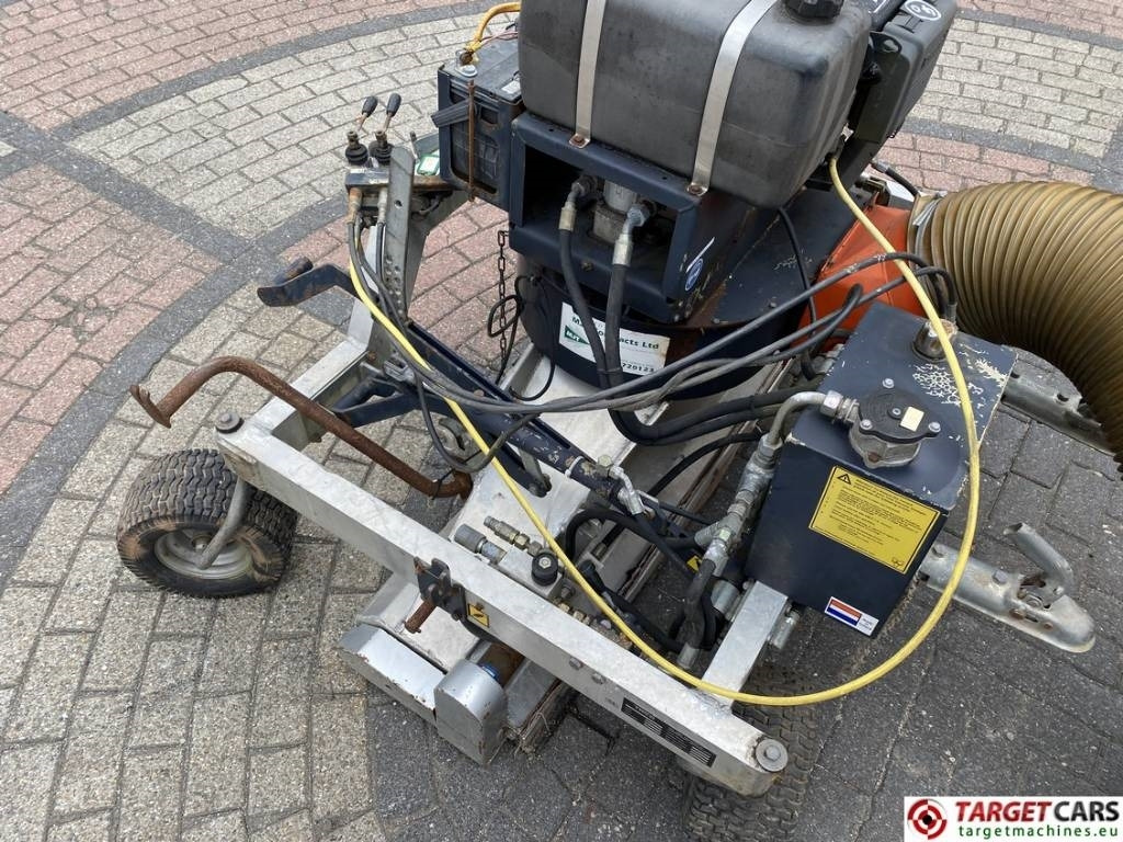 Többcélú/ Speciális jármű Trilo SF150 Leaf Vacuum Sweeper Unit: 19 kép.