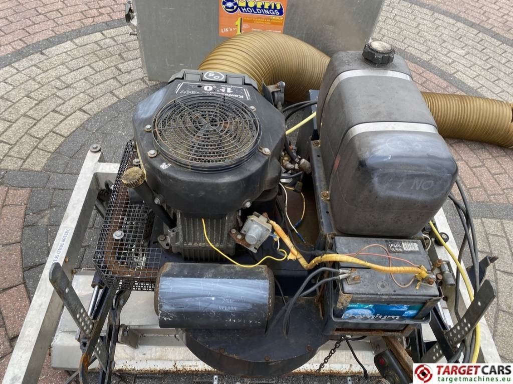 Többcélú/ Speciális jármű Trilo SF150 Leaf Vacuum Sweeper Unit: 20 kép.